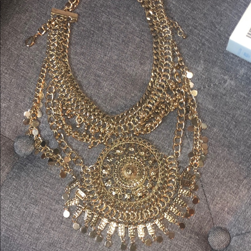 Statement necklace
